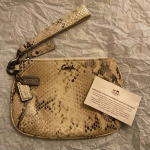 EUC Coach Embossed Python Leather Wristlet Clutch Authentic — Full Set Hardware